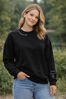 Minimalist Mama curve neck design with Custom Names — view 2