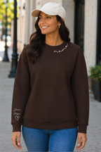 Minimalist Mama curve neck design with Custom Names